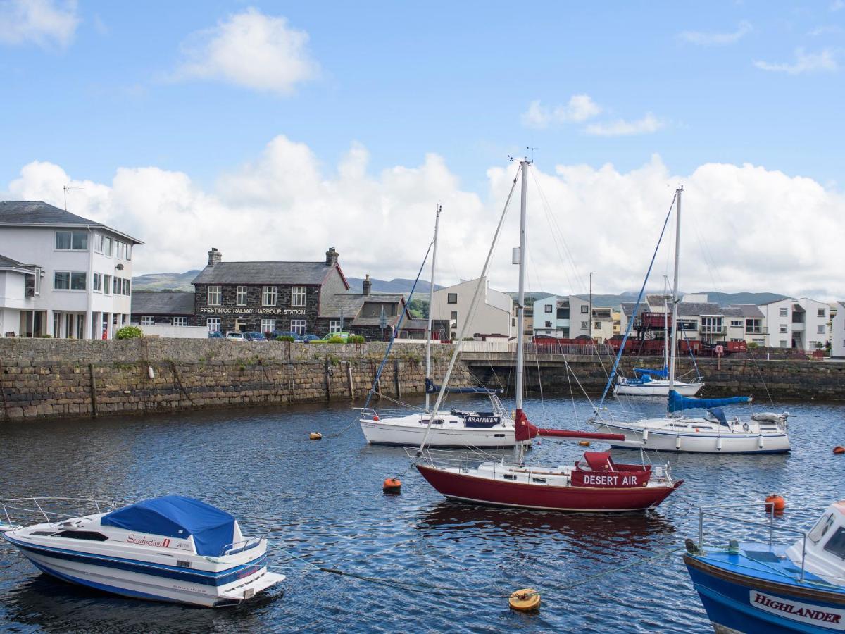1 Llwyn Hir Villa Blaenau Ffestiniog Bagian luar foto
