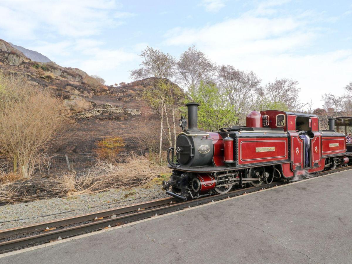 1 Llwyn Hir Villa Blaenau Ffestiniog Bagian luar foto